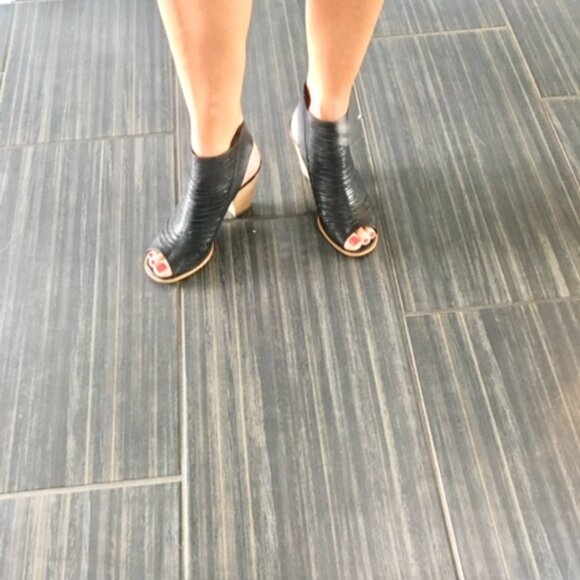 Paul Green Cayanne black leather shooties size 4.5 (7 us) - Picture 14 of 16